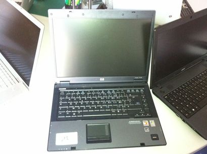 1 M.O. portable HP Compaq 6715 b
