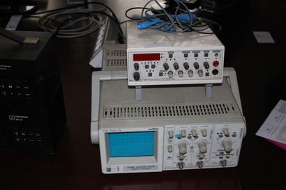 1 oscilloscope METRIX QX 520 B

1 alimentation...