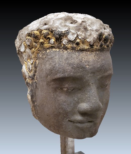 Rare tête en pierre sculptée, Thaïlande XIIIe, dimanche 6 février à 14 h