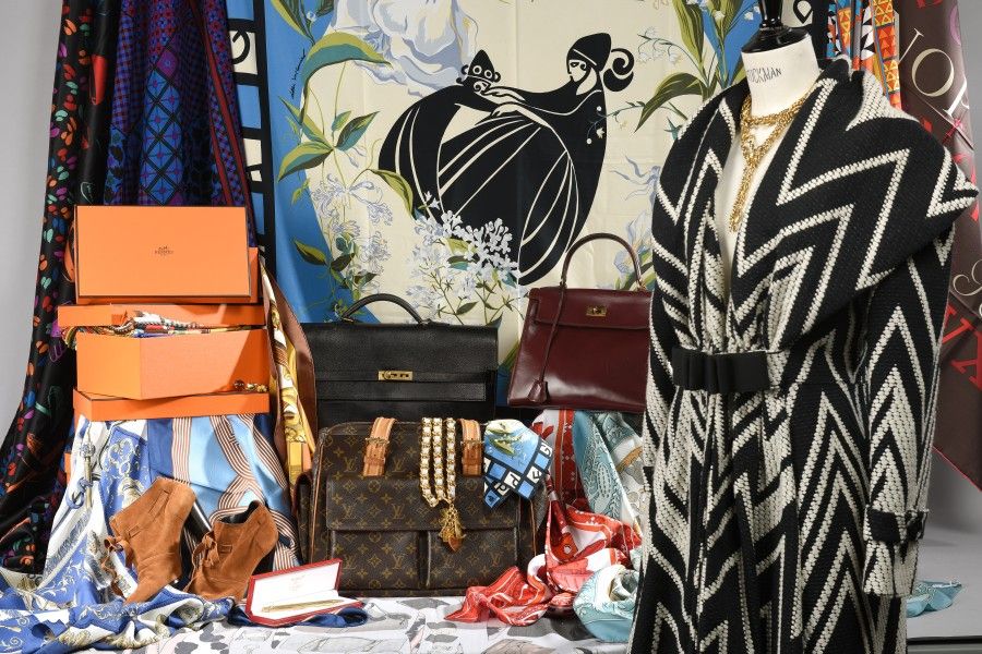 Vente de Bijoux, Montres, Argenterie et Mode vintage ce dimanche 29 novembre à Saint-Cloud