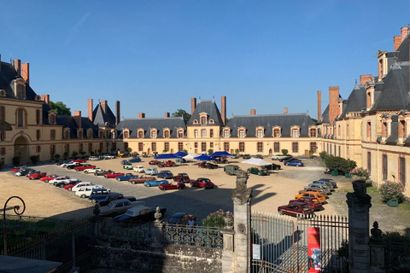 Fontainebleau. Les voitures de collection d'Osenat de retour au château