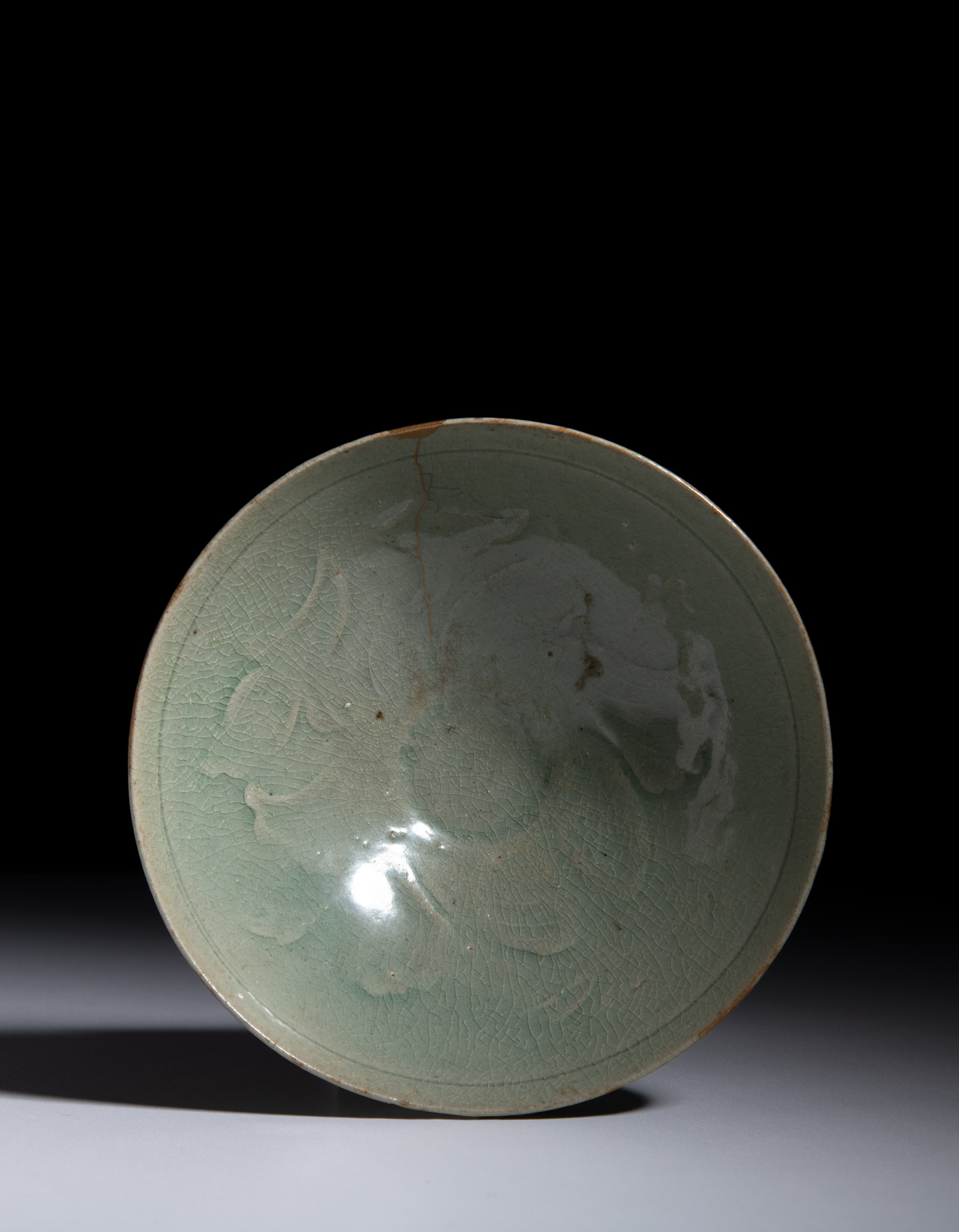 COUPE CONIQUE "FLOWER" en verre CELADON scul... Arts d'Asie enchères — free download
