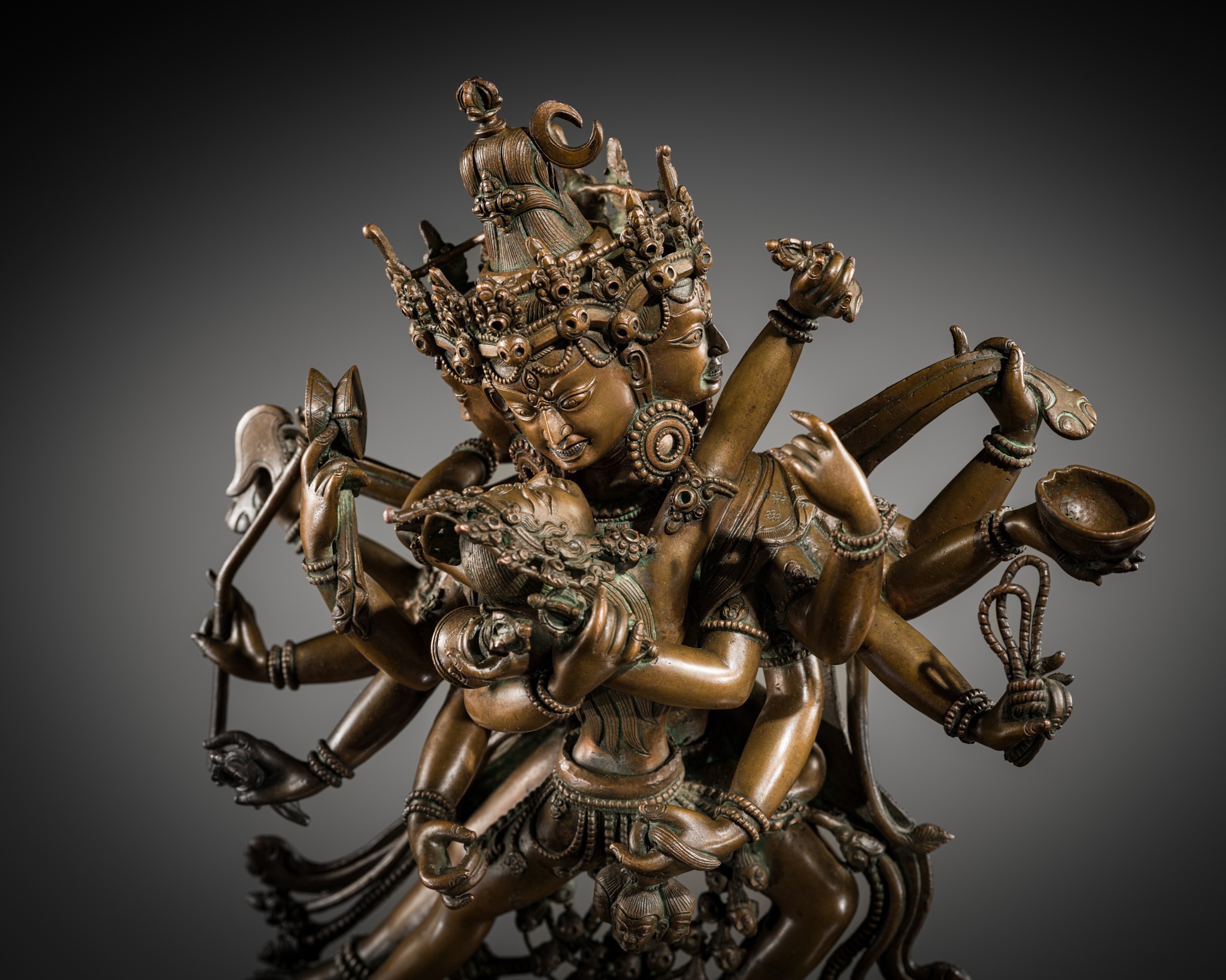 GRANDE FIGURE EN ALLIAGE DE CUIVRE REPRÉSENT... Arts d'Asie enchères — free download
