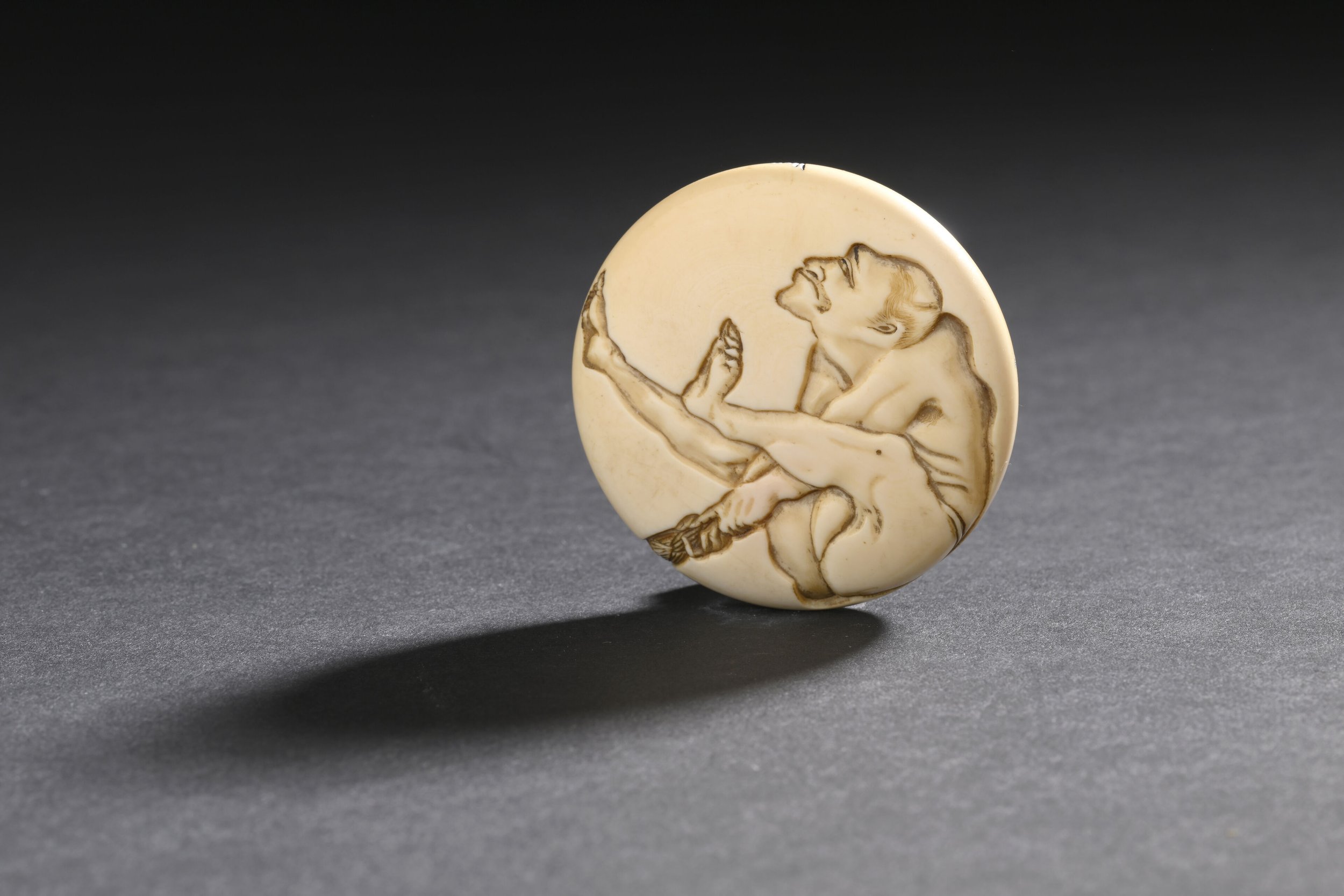 Japan, 19th centuryIvory manju type Netsuke depic... | Asian art: bids