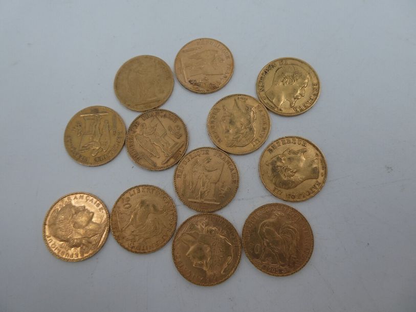 Douze pièces de collection en or de 20 francs...