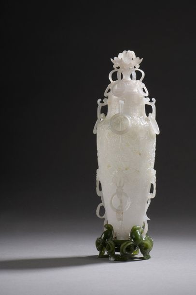 Vase en jade-néphritre de style dit ‘’moghol’’,...
