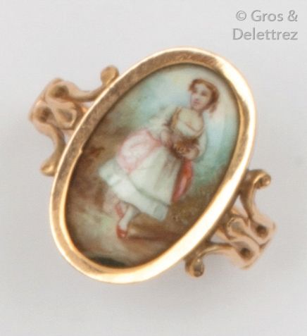 Null Bague en or jaune ornée, d’une miniature peinte sur porcelaine représentant&hellip;