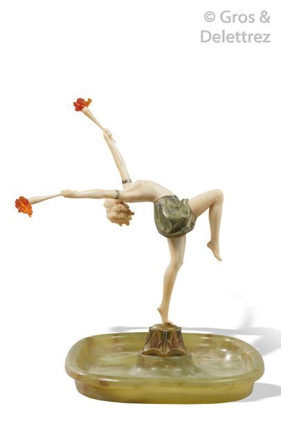 Ferdinand PREISS (1882-1943) « Danseuse aux flambeaux »

Sculpture chryséléphant&hellip;