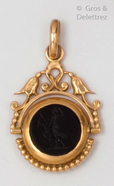 Null Yellow gold pendant, decorated with an intaglio on mobile cornelian, surrou&hellip;