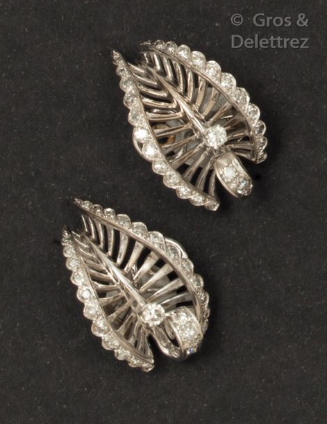 Null Pair of ear clips " Feuilles " in white gold, set with 8/8 cut diamonds, in&hellip;