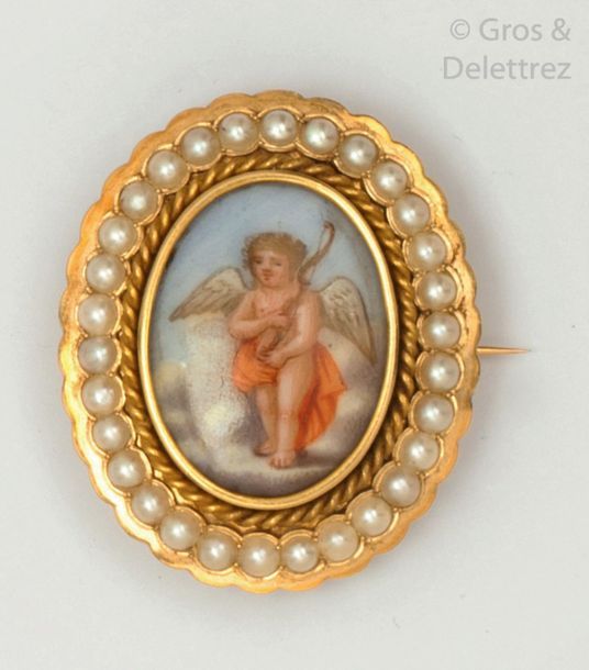 Null Oval brooch in yellow gold, adorned with a miniature on mother-of-pearl rep&hellip;
