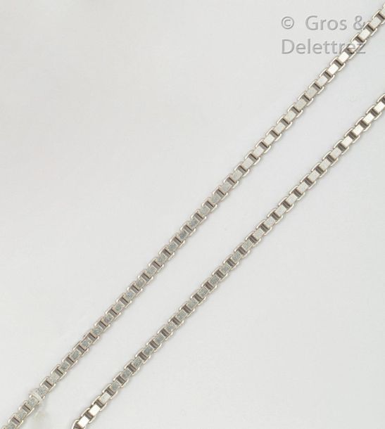 CHOPARD White gold necklace with Venetian stitch. Signed Chopard. Length : 42cm.&hellip;