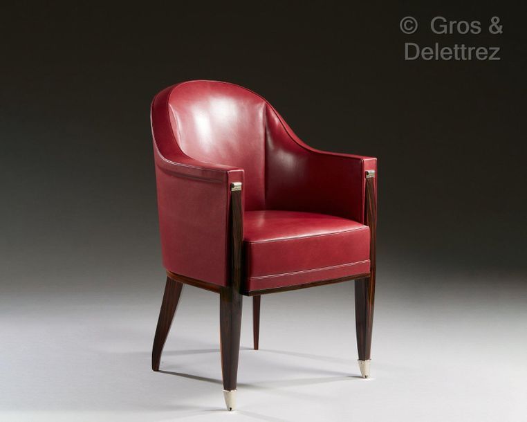 JACqUes-éMIle rUhlMAnn (1879-1933) Fauteuil de bureau en ébène de Macassar à dos&hellip;