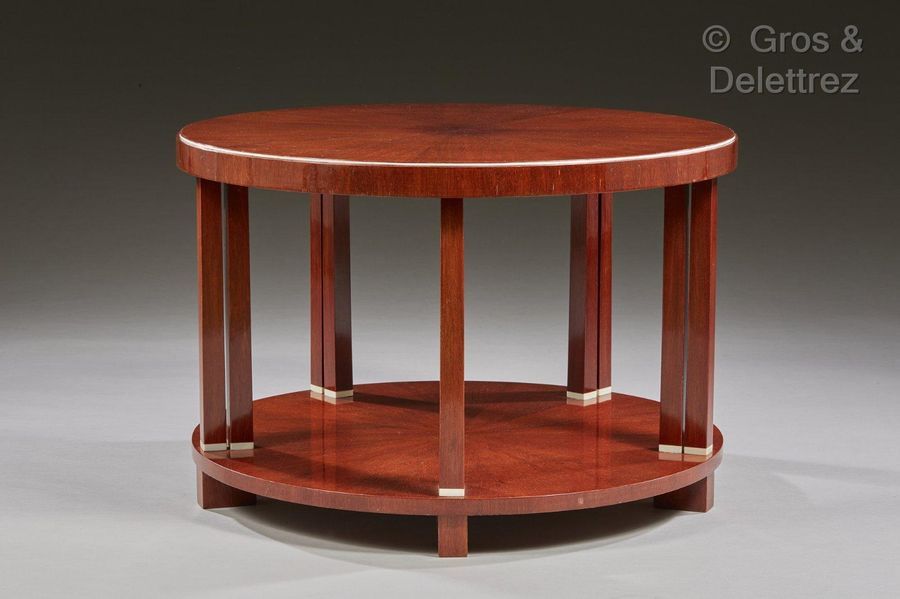JACqUes-éMIle rUhlMAnn (1879-1933) Dix colonnettes"台座式桌子，双重叠加的紫檀木面板，搁置在笔直的立柱上，立柱&hellip;
