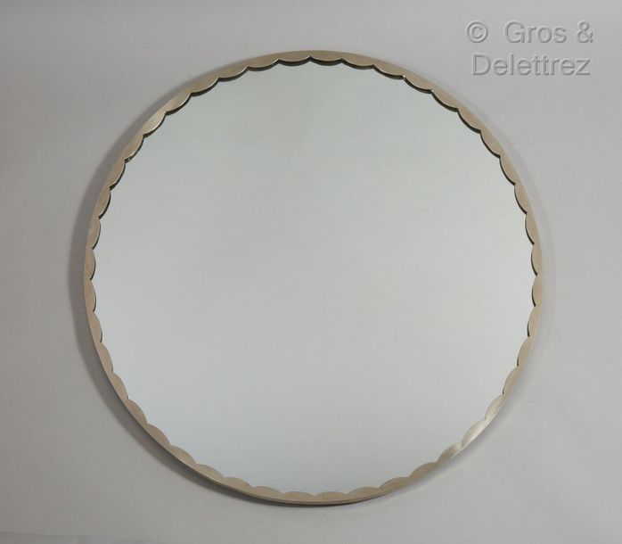 TRAVAIL FRANÇAIS 镀铬金属扇形框架的镜子，包围着一个圆形玻璃。

直径：110厘米