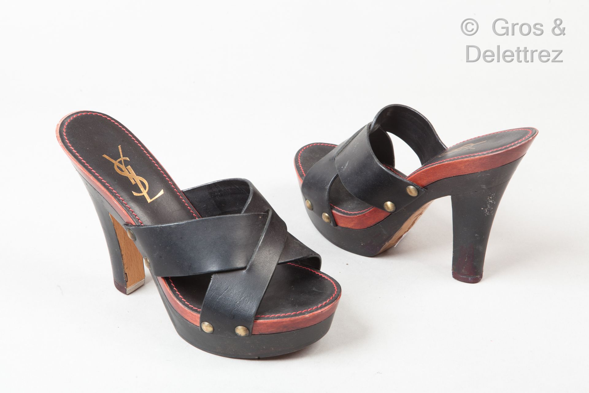 Yves Saint LAURENT Set consisting of a pair of mules, black calfskin straps, 120&hellip;