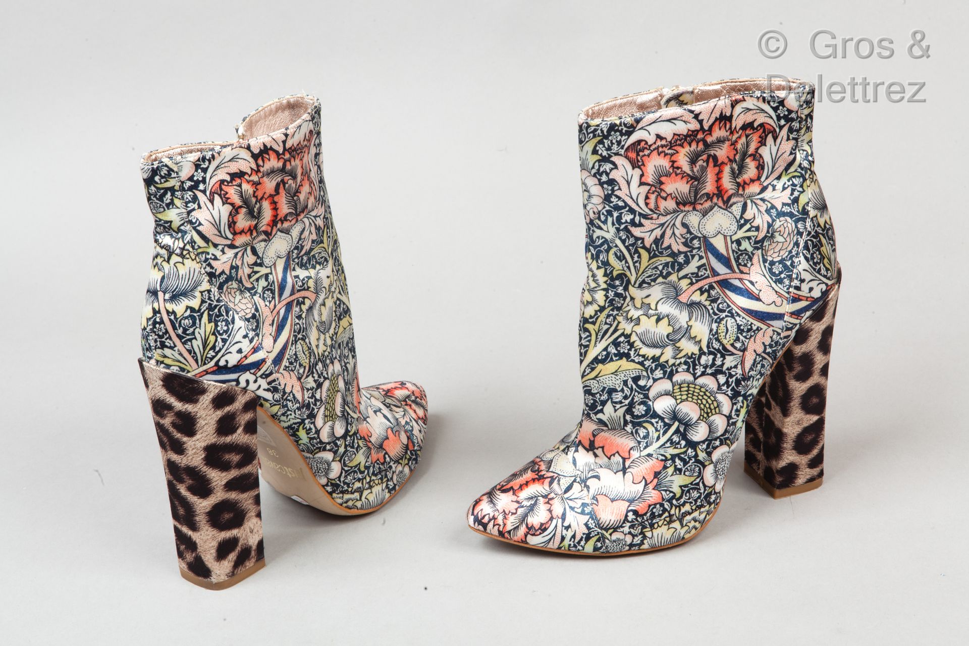 Just CAVALLI Pair of zip-up boots, satin, printed with a multicoloured tapestry &hellip;
