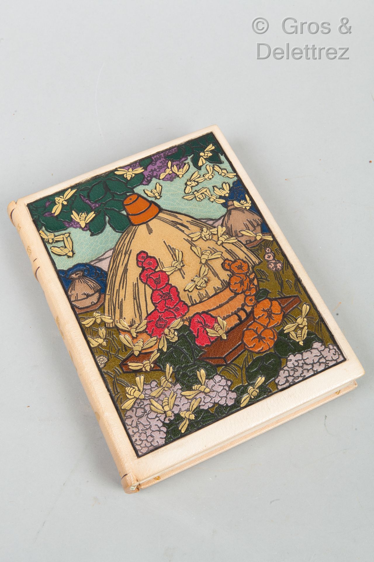 Null MAETERLINCK.蜜蜂的生活。书上有卡洛斯-施瓦贝的彩色构图装饰。巴黎，Société des Amis du Livre，1908年，4开全乳&hellip;