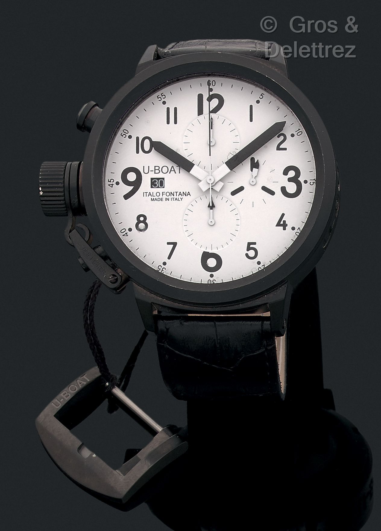 U-BOAT Vers 2000. 

Modèle homme chronographe automatique en acier anodisé noir.&hellip;