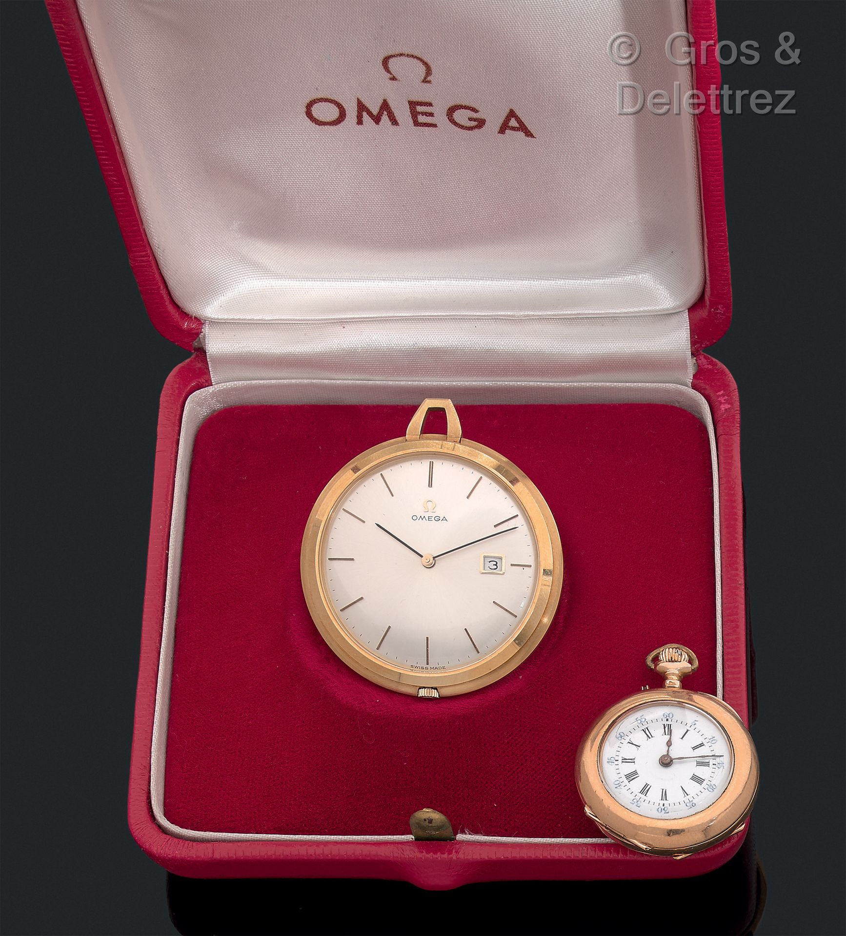 Null 拍品包括2块手表。 

- 欧米茄60年代的怀表在其表壳内

一块19世纪末的衣领表。总毛重62.2克。在该州。