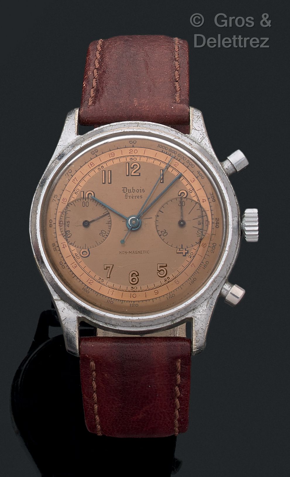 DUBOIS FRERES Circa 1940 

Men's 2-counter chronograph. Gold dial, Arabic numera&hellip;