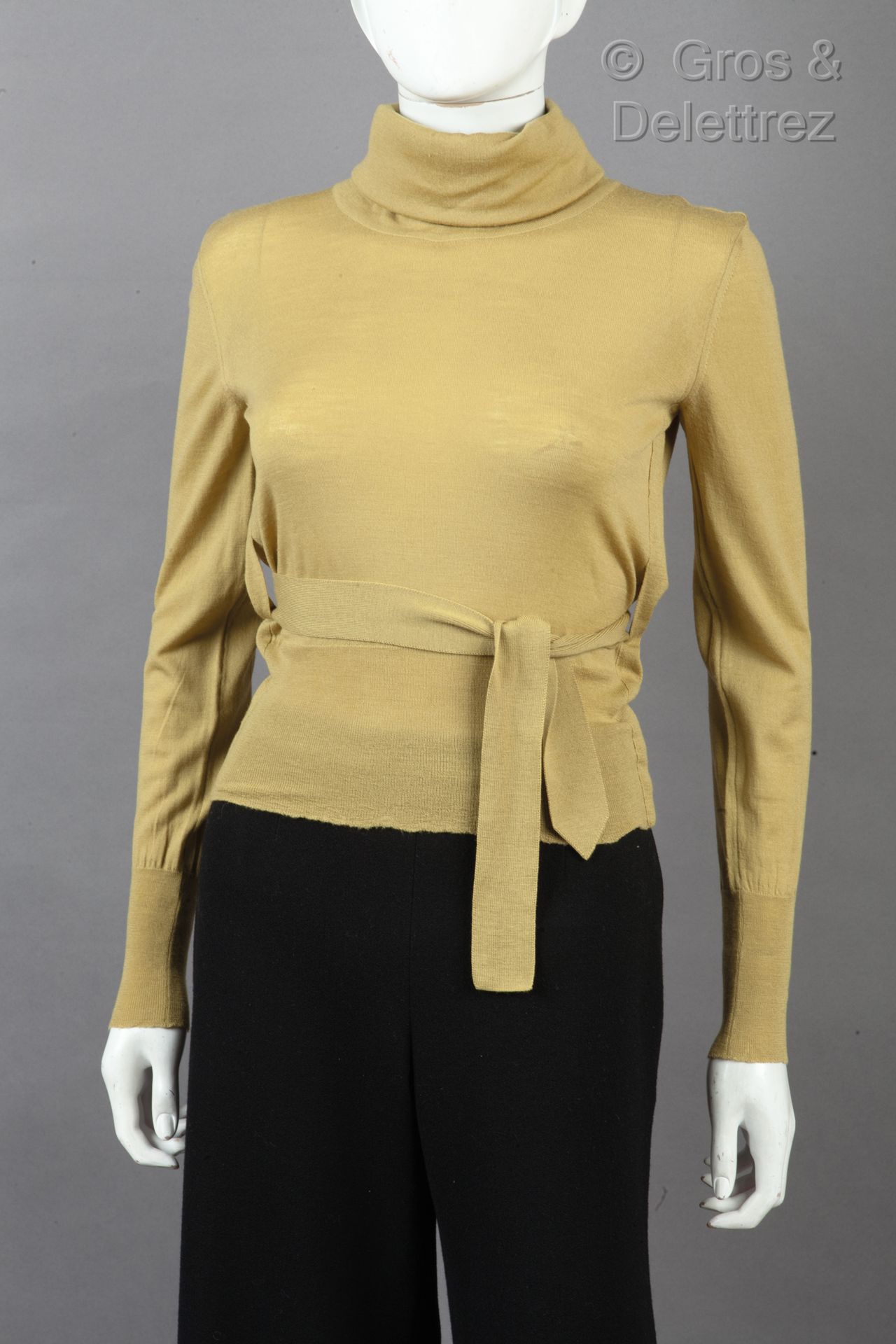 CHANEL Pistachio knit top, high collar, long sleeves, belt. White label, black g&hellip;