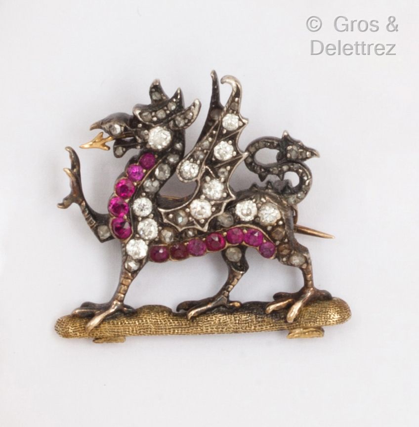 Null Yellow gold and silver "Chimera" brooch, the body entirely set with brillia&hellip;