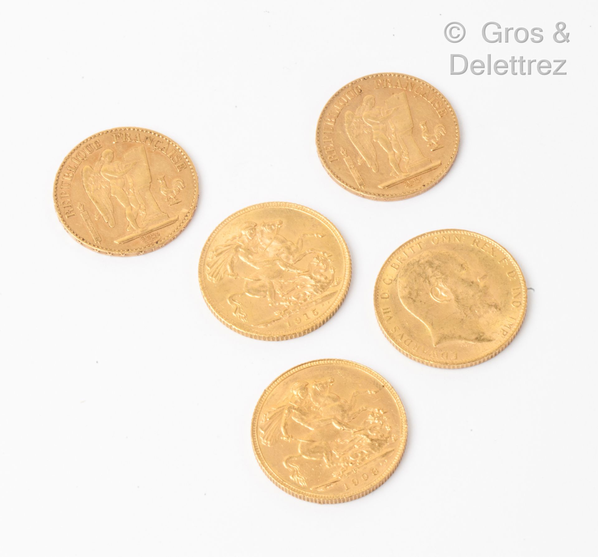 Null Lote de dos 20 francos y tres soberanos en oro amarillo. Peso bruto: 36,8g.