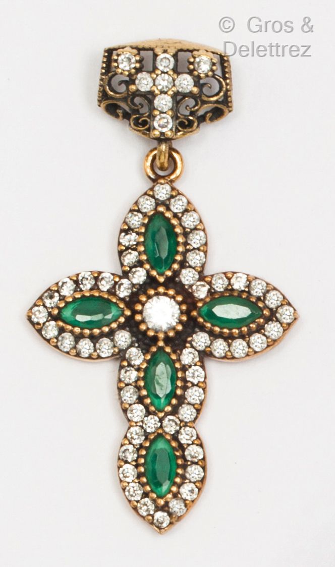 Null Cross in silver and vermeil set with stones. P. 7,5g.