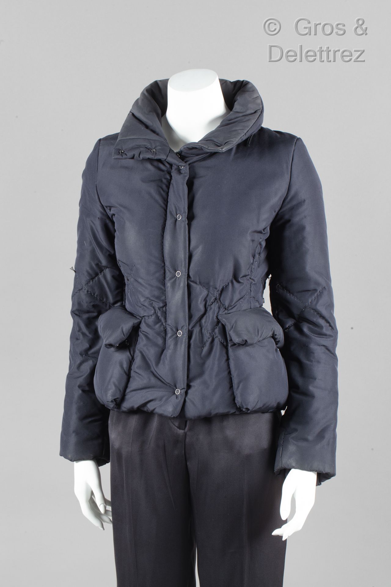 BOTTEGA VENETA Black nylon zipped down jacket, single breasted snap fastening, h&hellip;