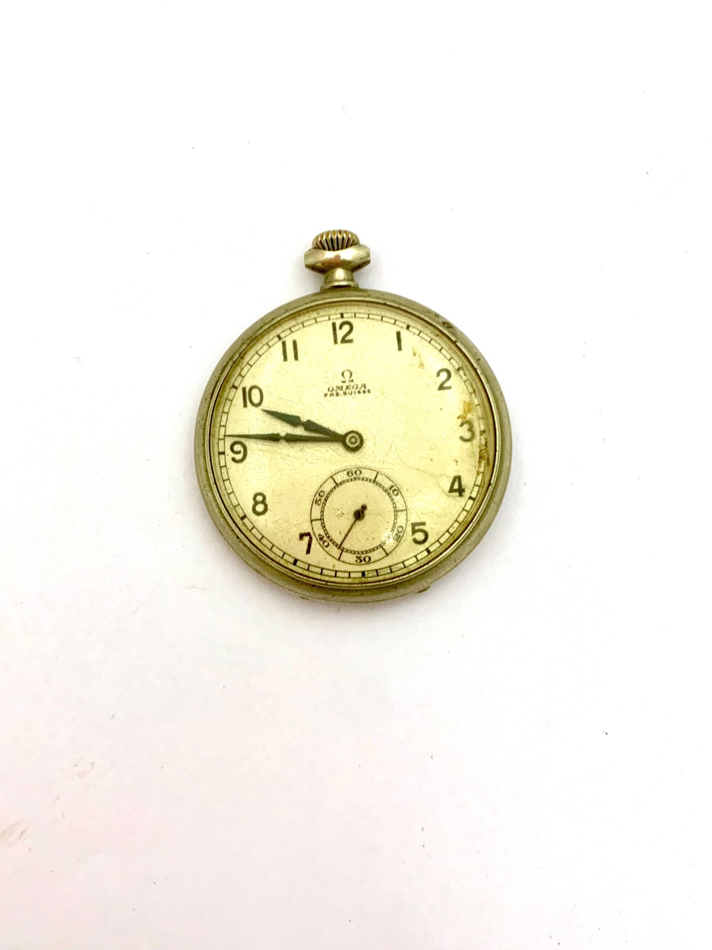Null OMEGA. Reloj de bolsillo de acero, esfera blanca con números arábigos pinta&hellip;