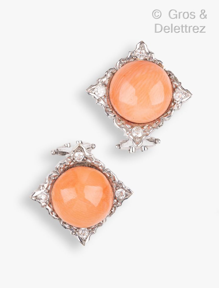 Null Pair of white gold ear clips, adorned with angel skin coral pearls in a squ&hellip;