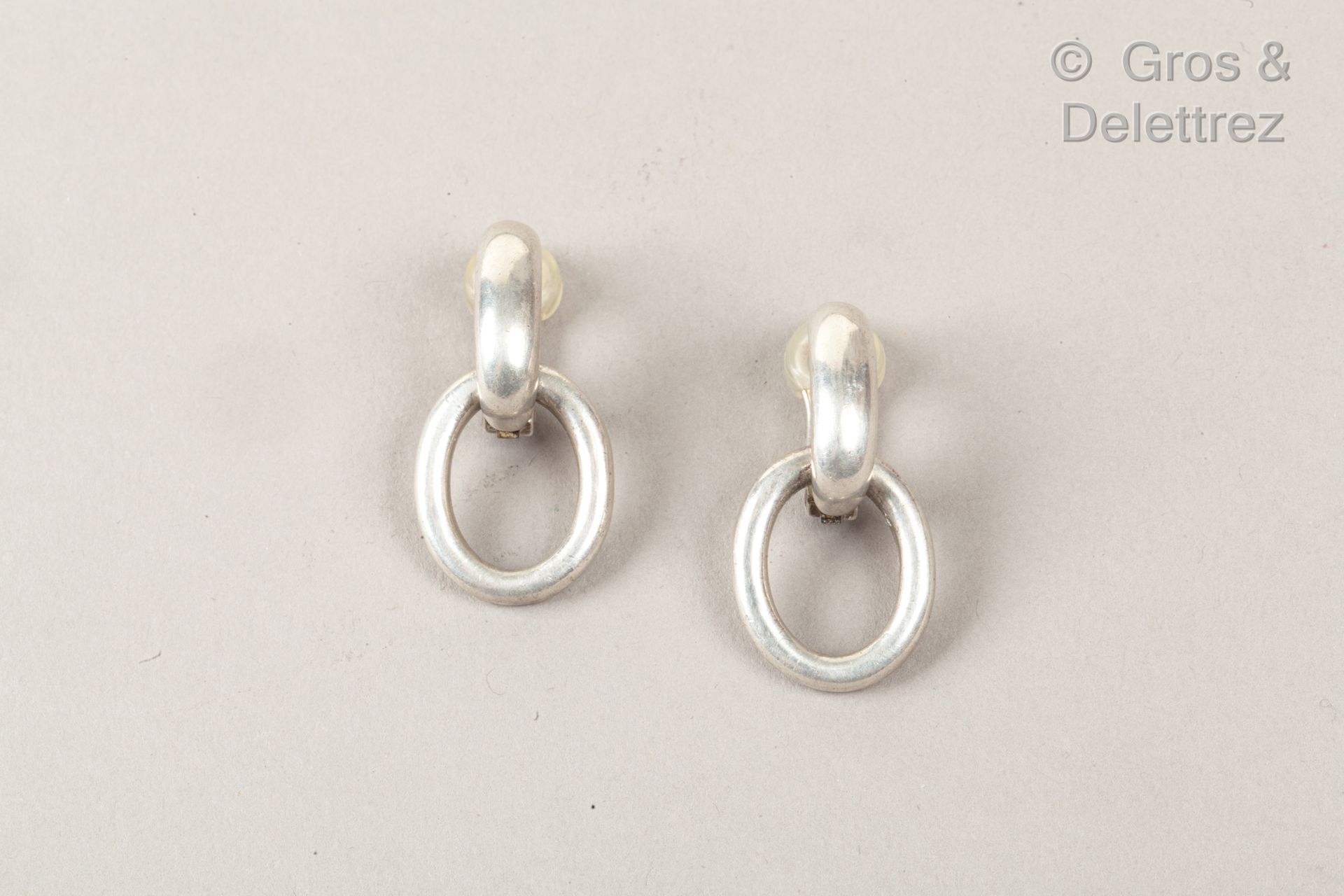 Null *HERMES Paris - Pair of earrings in silver 800 thousandth, clip holding a r&hellip;