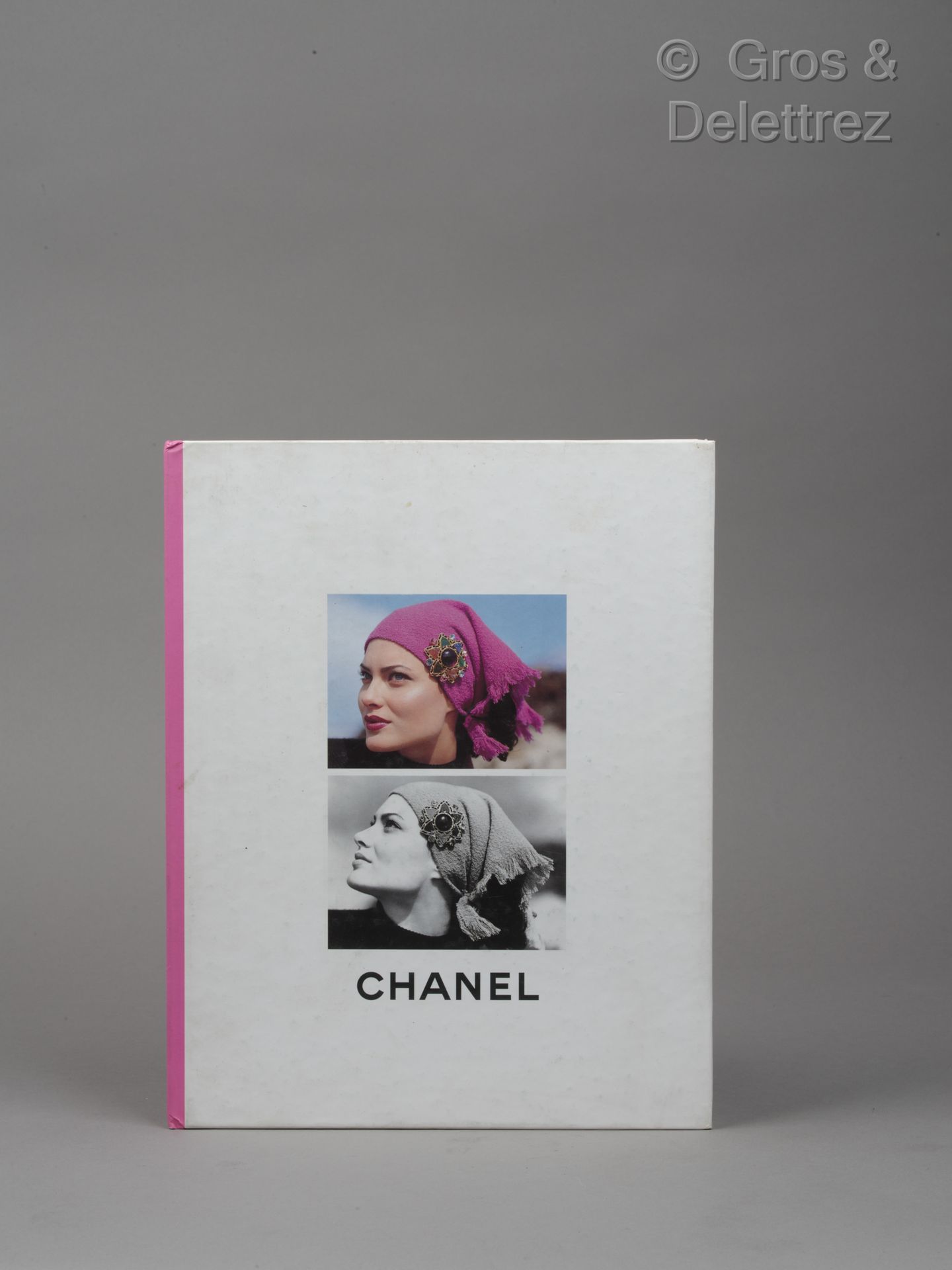 Null CHANEL Boutique

Catalogue of the Autumn / Winter 1995-1996 collection.