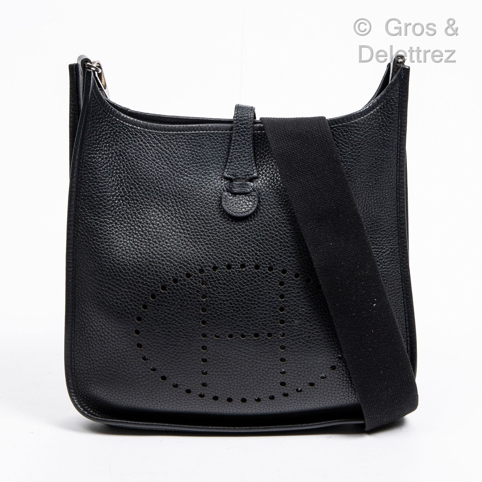 HERMÈS Paris made in France 
Bag " Evelyne " 28 cm in black Togo calfskin, snap &hellip;
