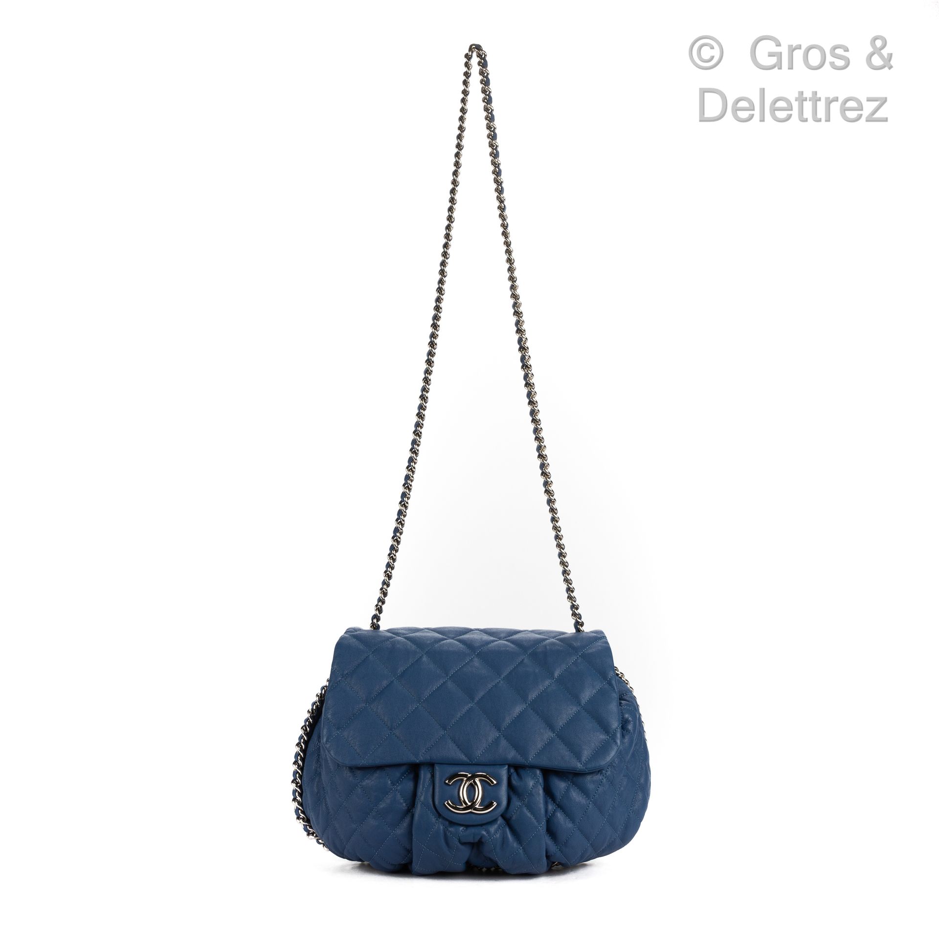 CHANEL Circa 2011

33 cm bag in denim blue lambskin embellished with a coordinat&hellip;