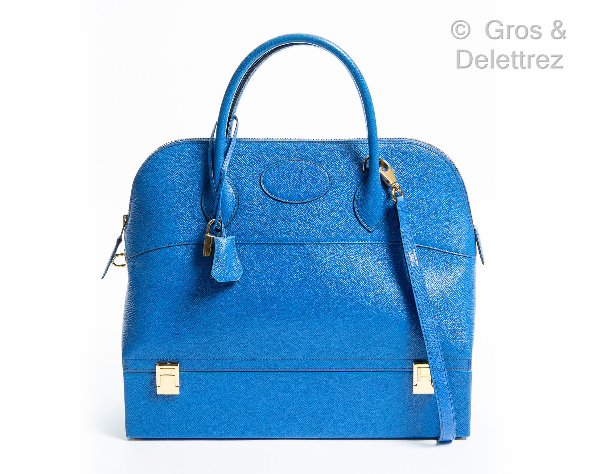 HERMÈS Paris made in France Year 2009

Macpherson" bag 34 cm in blue jean Epsom &hellip;