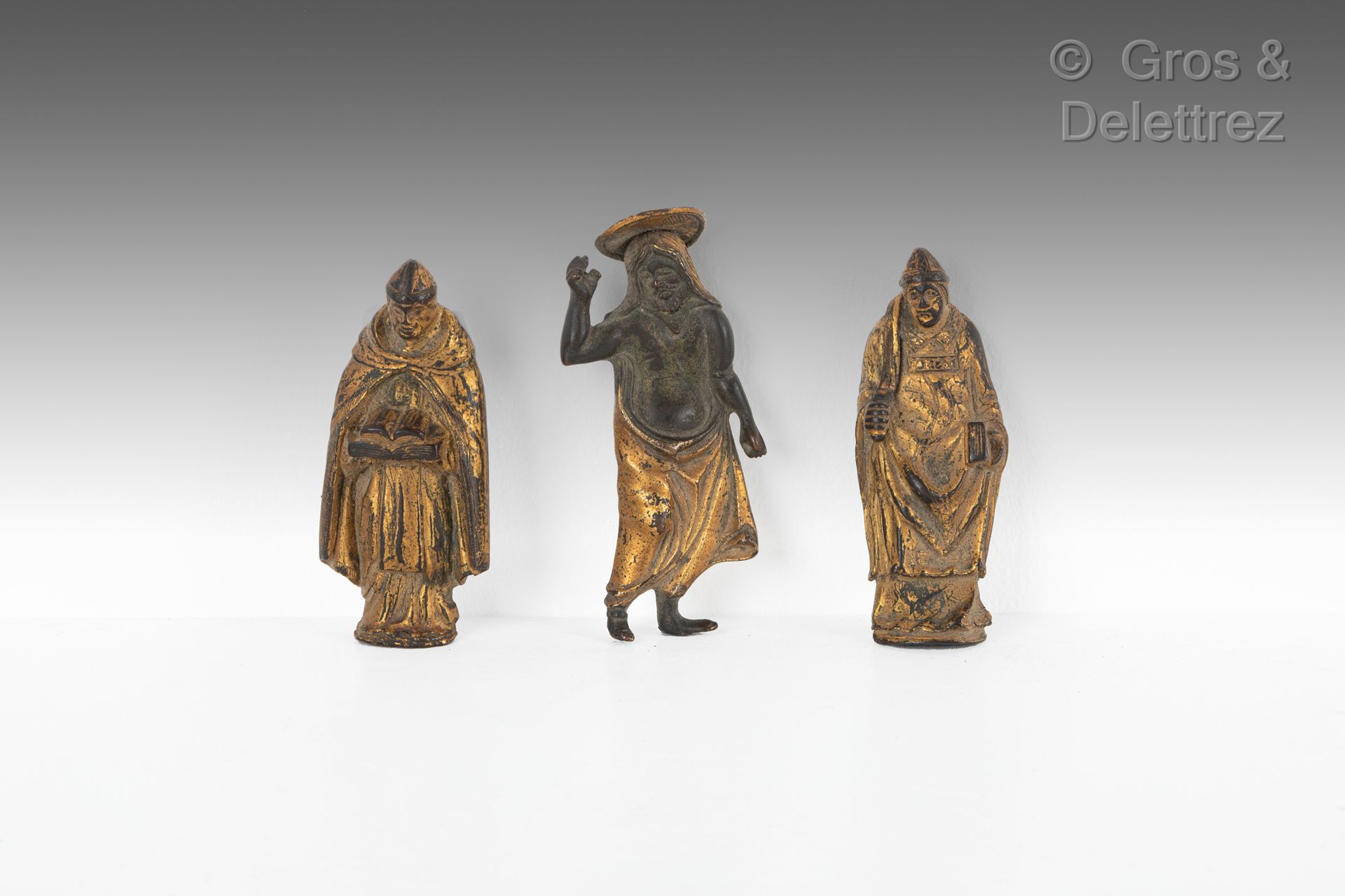 Null Trois figures d’applique en bronze doré, fonte creuse, une représentant un &hellip;