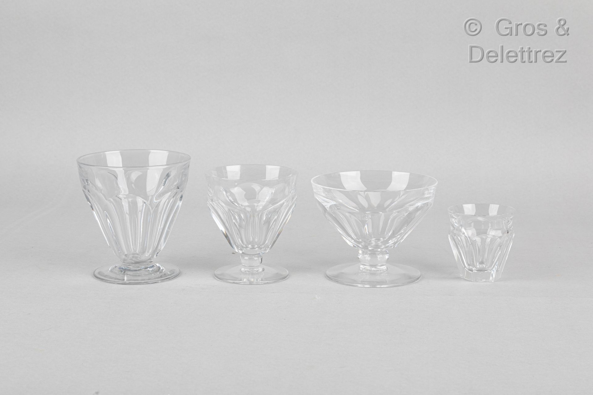 BACCARAT Lot de verres en cristal modèle Talleyrand.

Quatre coupes à champagne,&hellip;