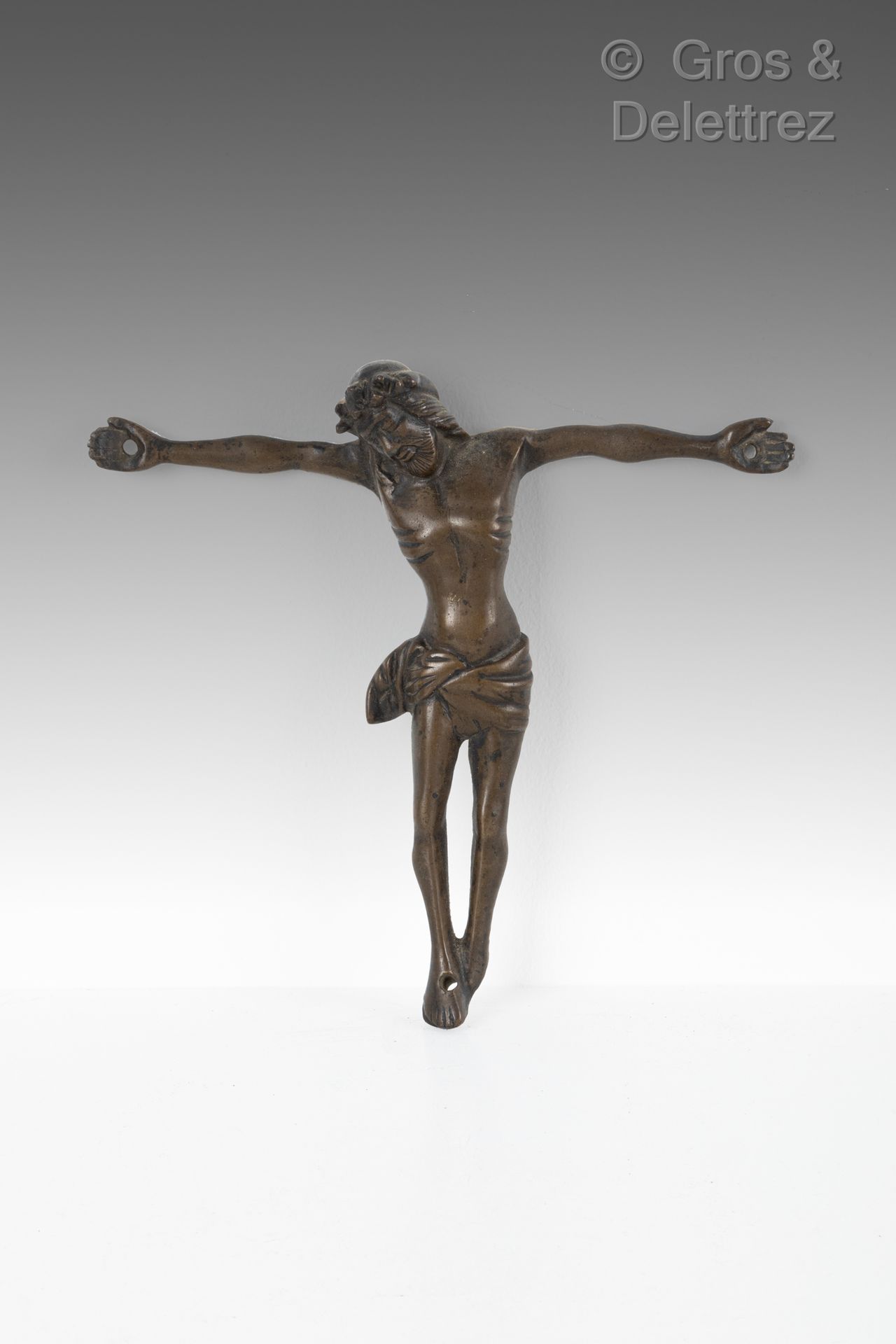 Null Christ mort en bronze, fonte creuse, tête ceinte d’une couronne d’épines, p&hellip;