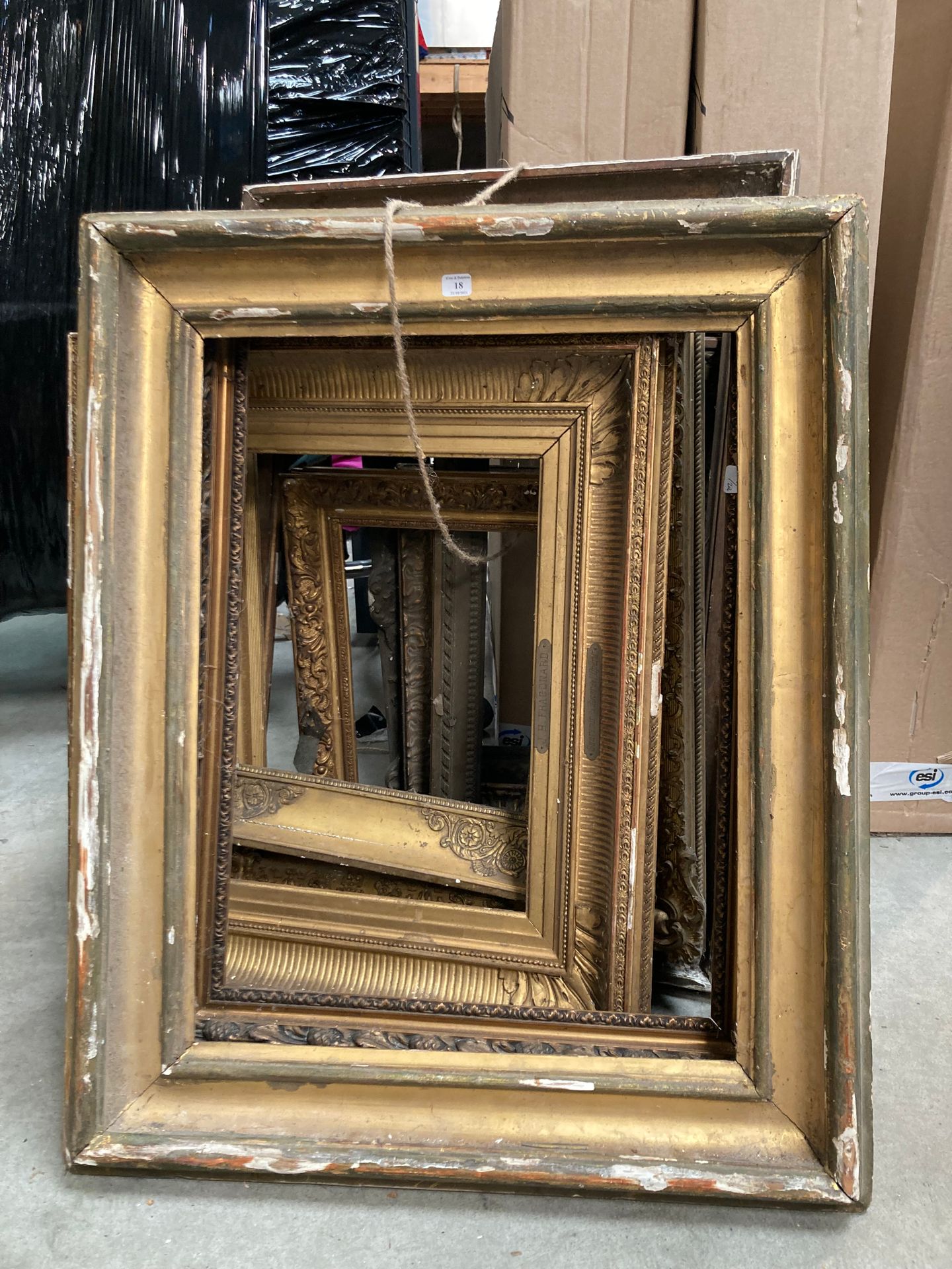 Null Lot of eleven wood and gilded stucco frames

19th century

As is.