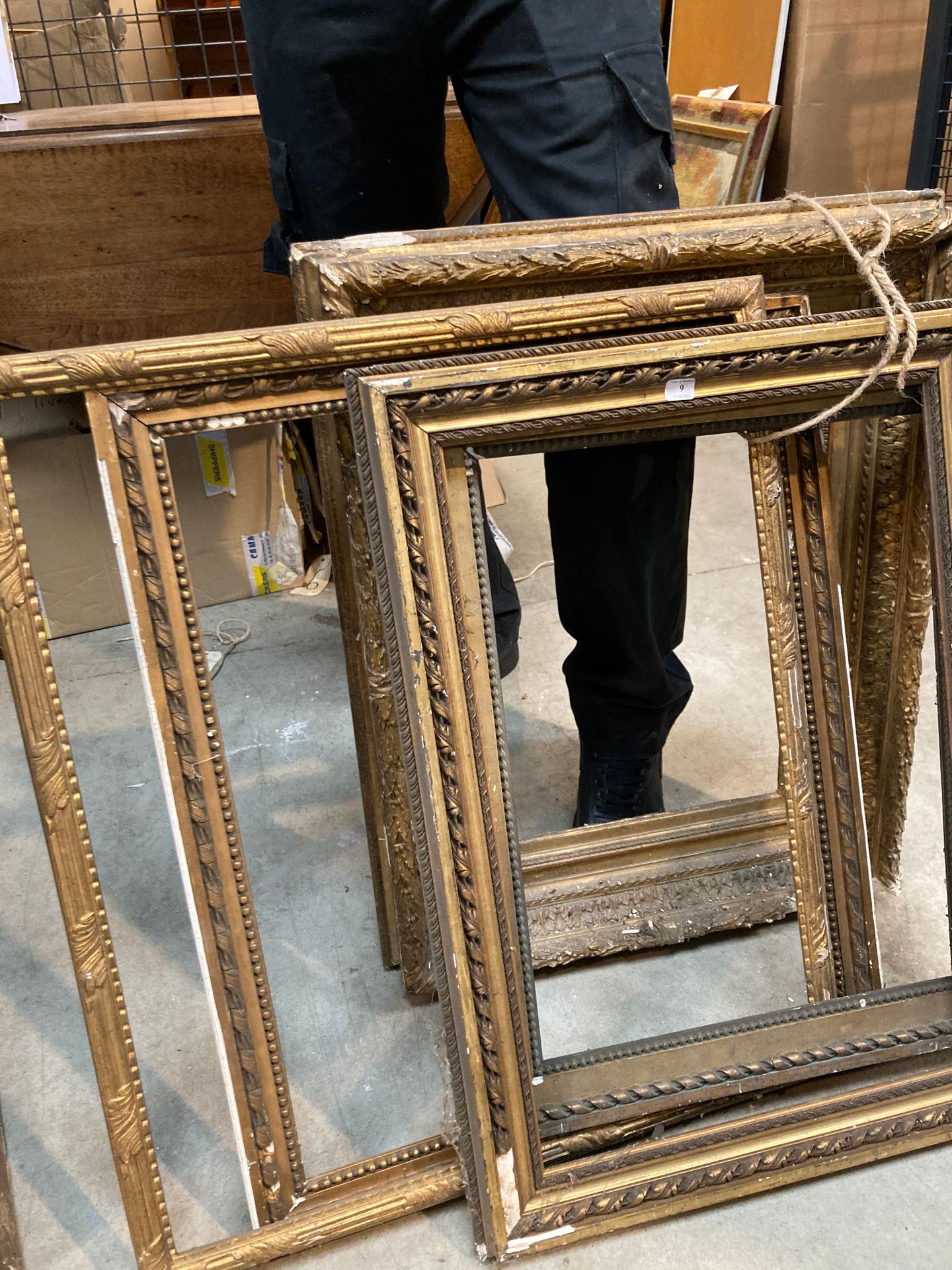 Null Lot of five gilded wood and stucco frames

As is.