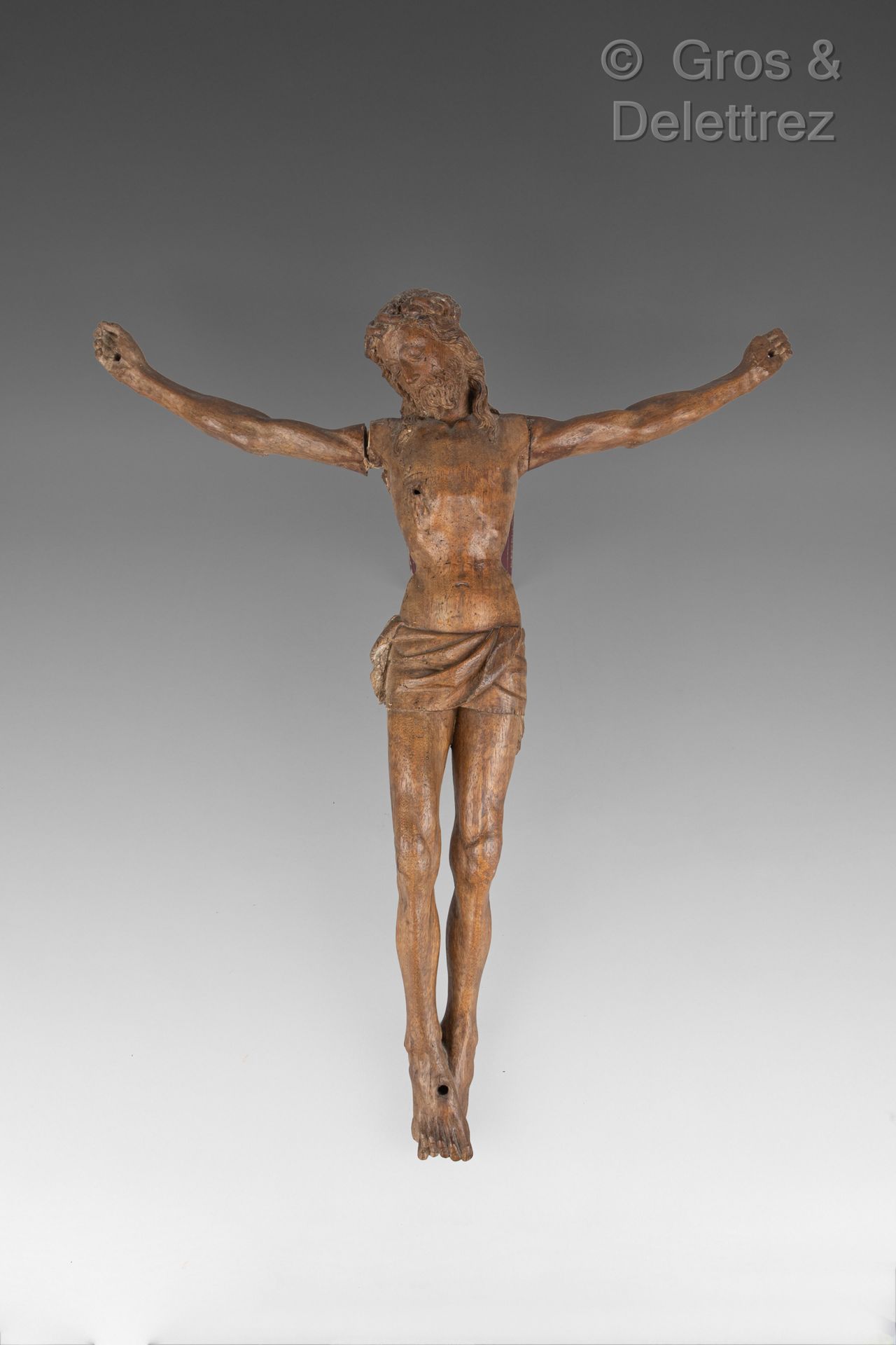 Null Christ en bois sculpté et patiné.

XVIIIe siècle

Haut : 61 cm. Accidents