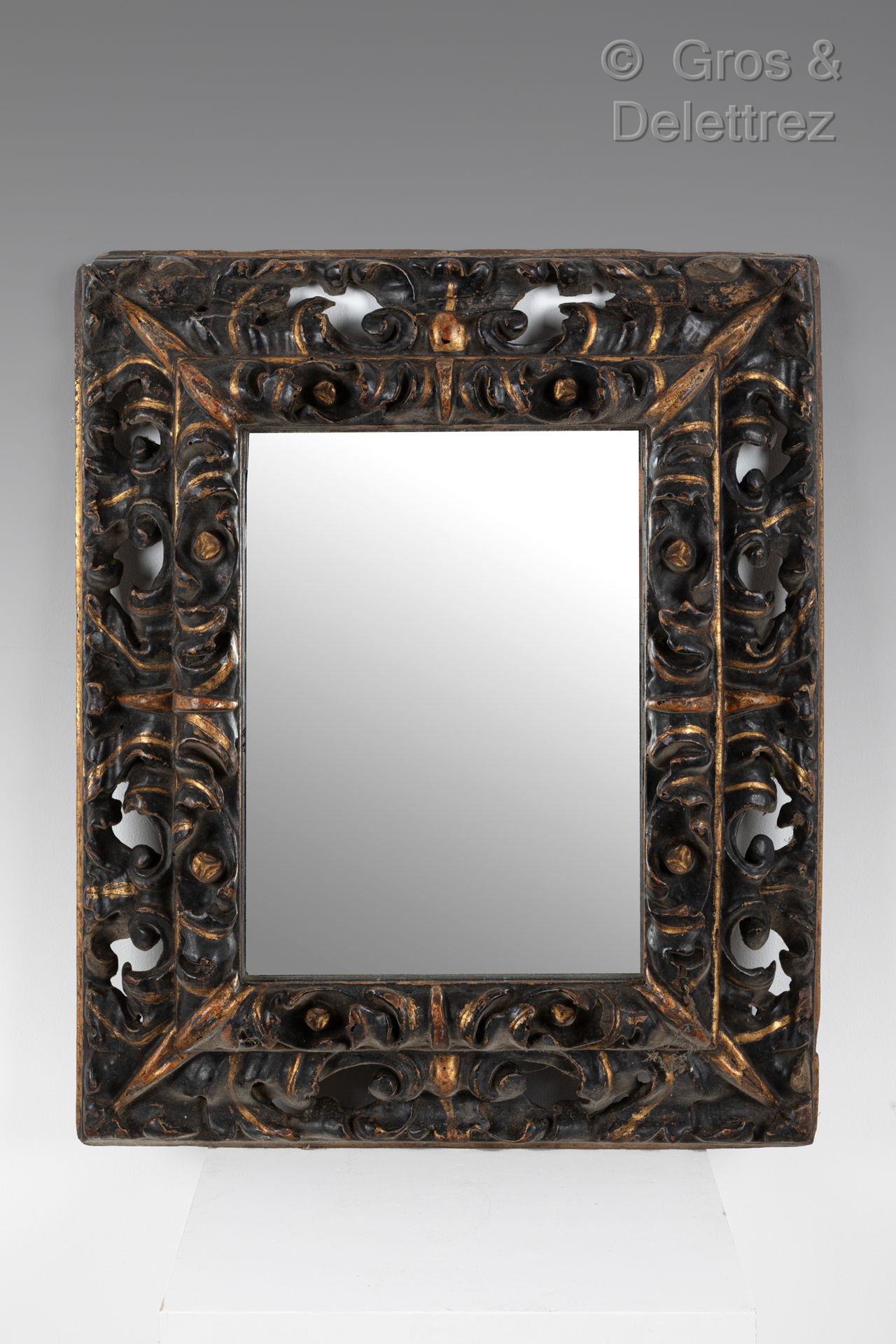 Null Black and gold carved wood frame with reversed profile.

Northern Italy, 16&hellip;