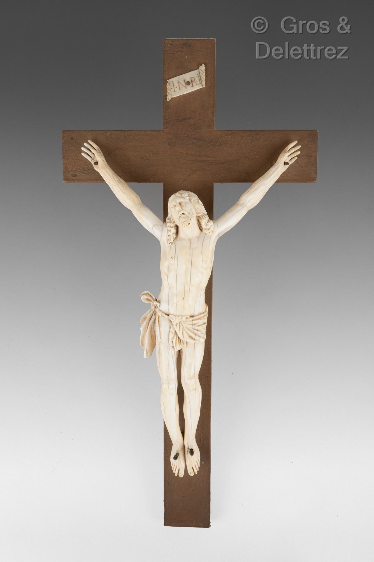 Null FRANCE, début du XVIIIe siècle

Christ en ivoire reposant sur une croix en &hellip;