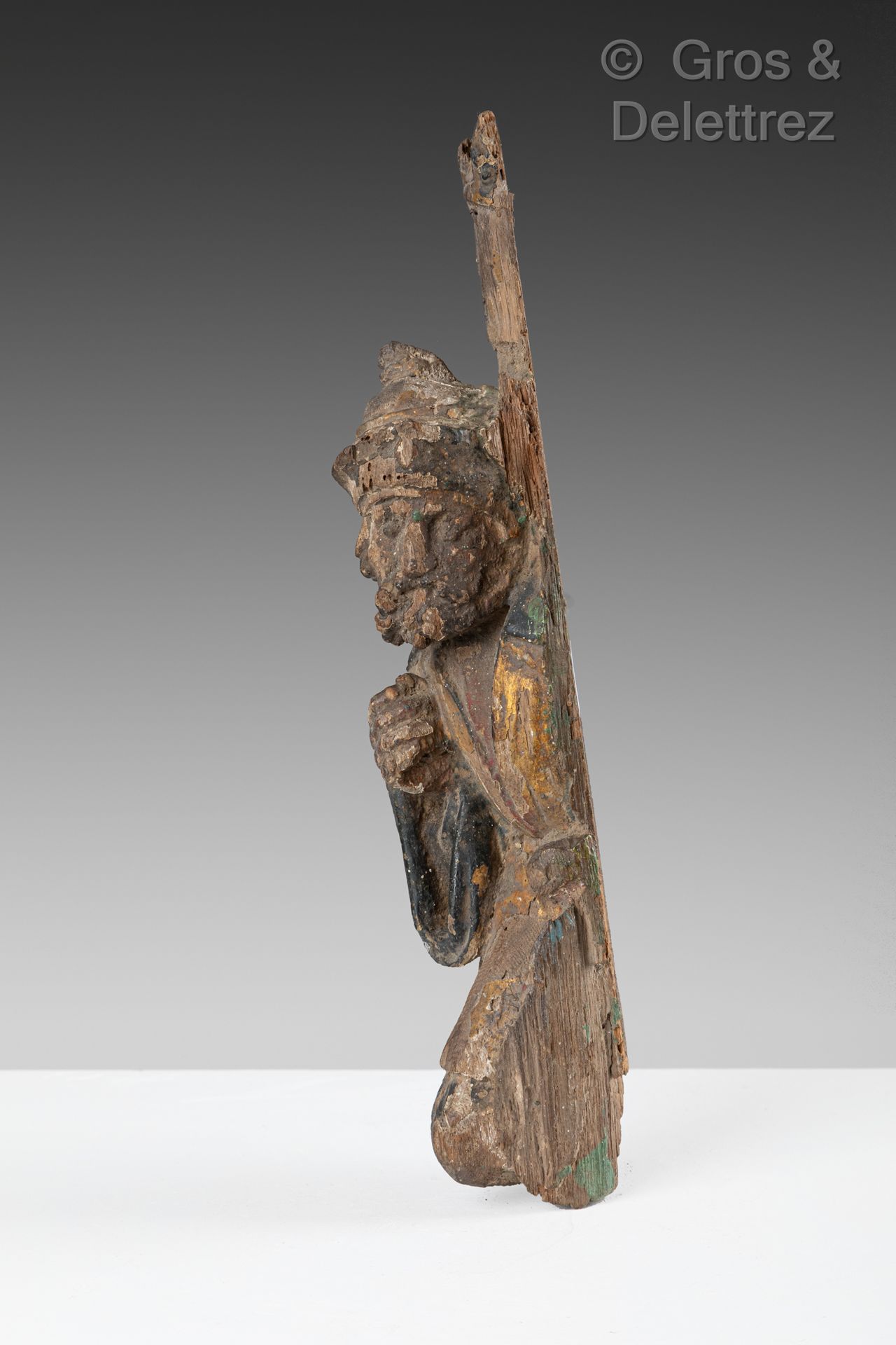 Null 雕刻、多色和镀金的橡木雕像，是祭坛画的一部分。

安特卫普，16世纪

高度：26厘米

(可见的事故和缺失的部件)