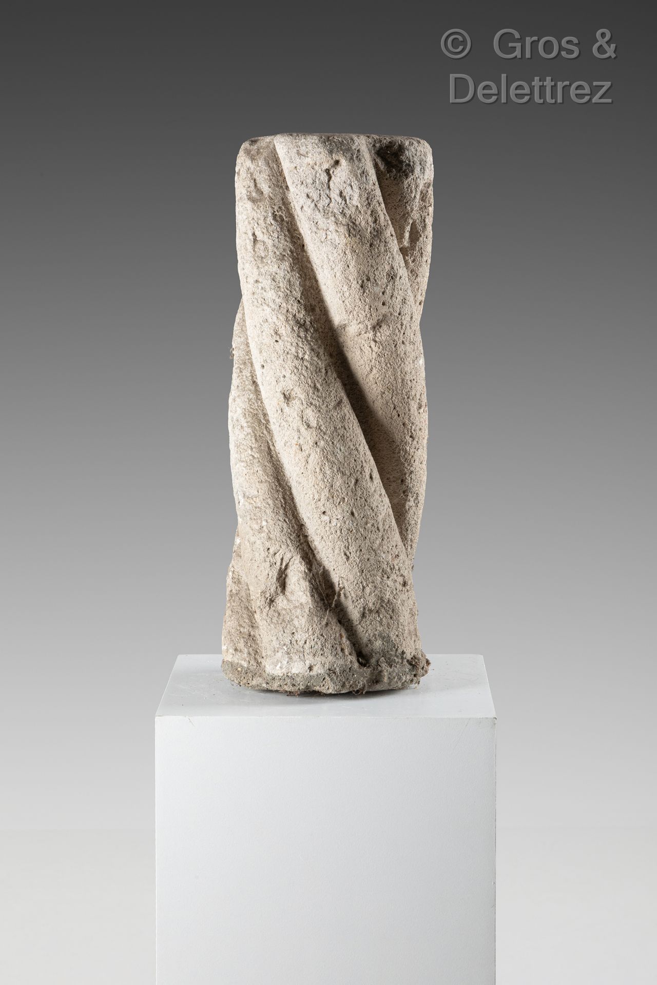 Null Deux éléments de colonnes torses en pierre calcaire sculptée

XVIe siècle

&hellip;