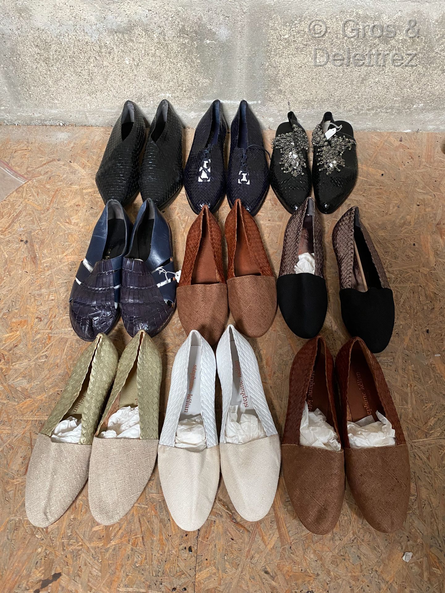 Null STEPHAN KELIAN，拍品由9双编织皮鞋组成，其中一些是espadrilles。S.39-40大约。