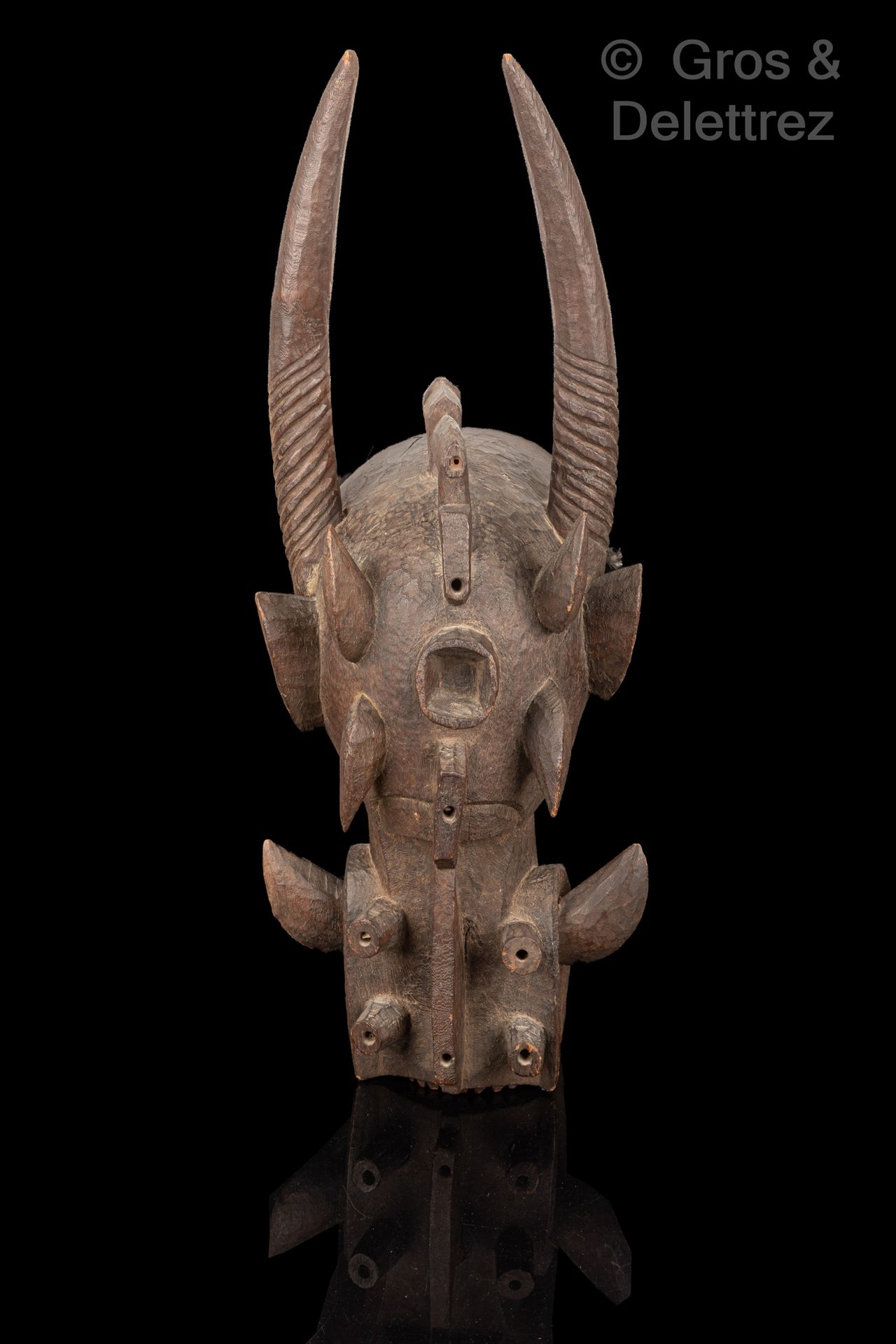 Null Feuerspeiende Maske

Volk der Senufo

Elfenbeinküste

Holz

H. 76 cm

Prove&hellip;