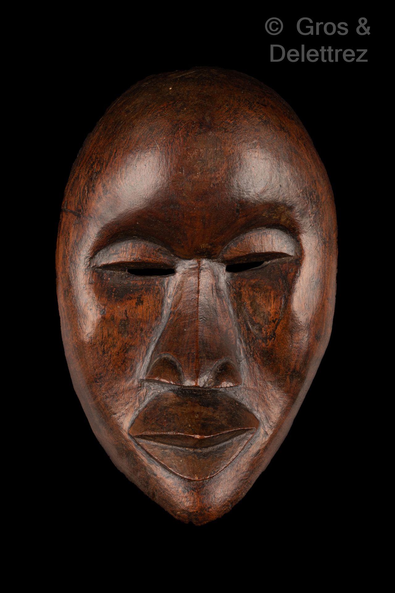 Null Masque	

Peuple Dan	

Côte d’Ivoire	

Bois dépatiné	

H. : 24,5 cm	

Proven&hellip;